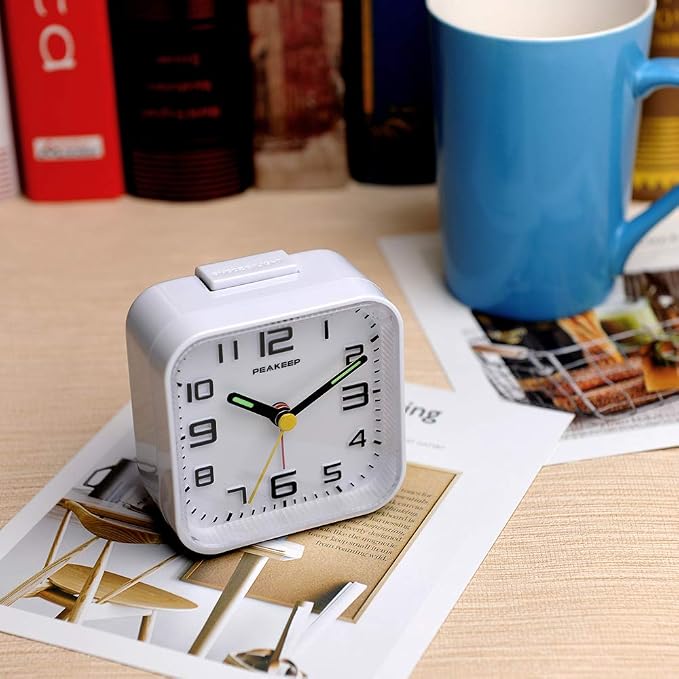 Peakeep 3D Numbers No Tick-Tock Analog Alarm Clock Classic Beep Sound | Snooze - Image 5