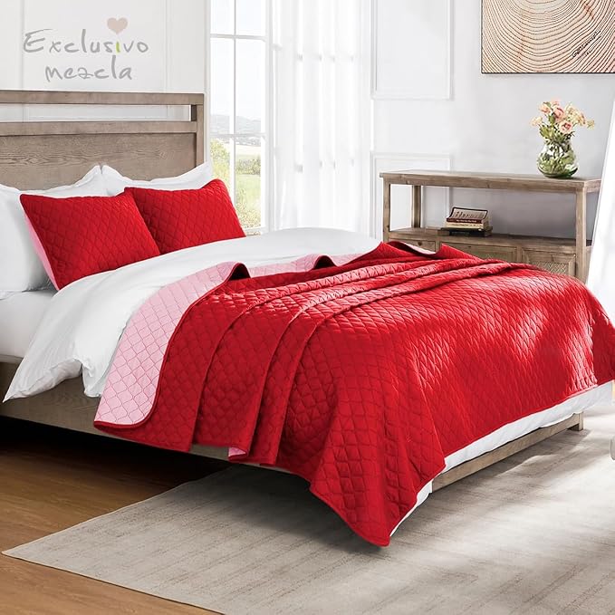Exclusivo Mezcla Reversible California King Quilt Set, Soft Microfiber - Image 2