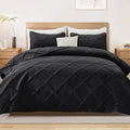 Exclusivo Mezcla Twin Size Quilt Set, Modern Striped Pattern, Lightweight by ExclusivoMezcla
