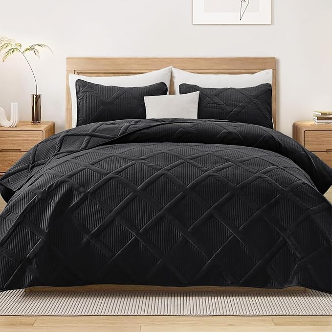 Exclusivo Mezcla Twin Size Quilt Set, Modern Striped Pattern, Lightweight by ExclusivoMezcla