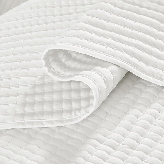 Oversized King Quilt-White Lightweight Bedspreads Quilt Bedding Set | Soft - Image 4