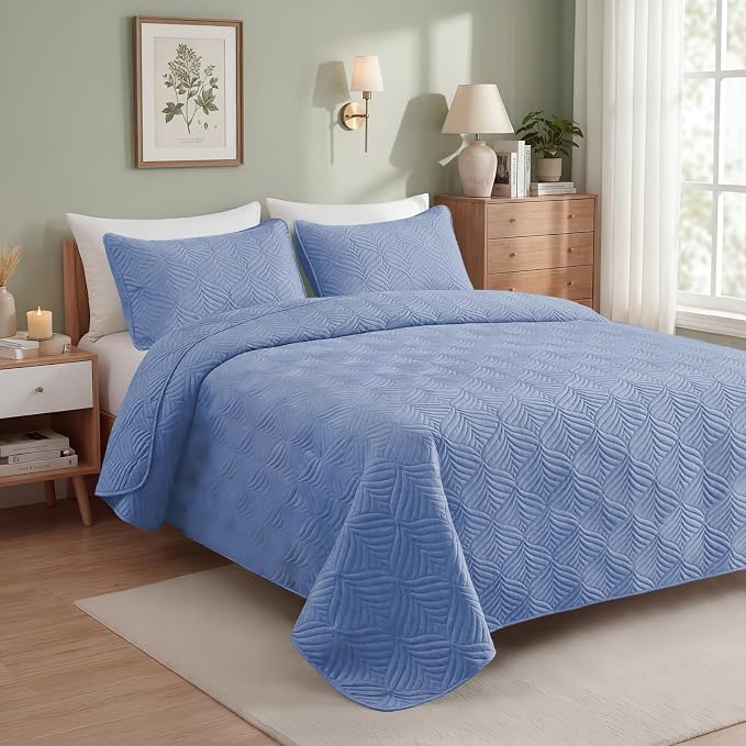 Whale Flotilla Extra Soft Queen Quilt Bedding Set, Lightweight Bedspreads | - Image 3