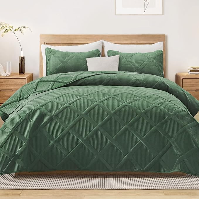 Exclusivo Mezcla California King Size Quilt, Olive Green | Soft Bedspreads by ExclusivoMezcla