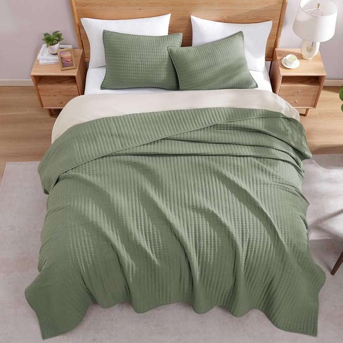 Oversized King Quilt-Sage Green Lightweight Bedspreads Quilt Bedding Set | Soft - Image 9