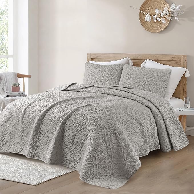 Exclusivo Mezcla Full Queen Quilt Set, Light Grey | Lightweight Soft Bedspreads - Image 2