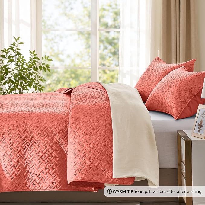 FLYMME Quilts Queen Size, Lightweight Coral Bedspreads, Basket Weave Pattern - Image 3