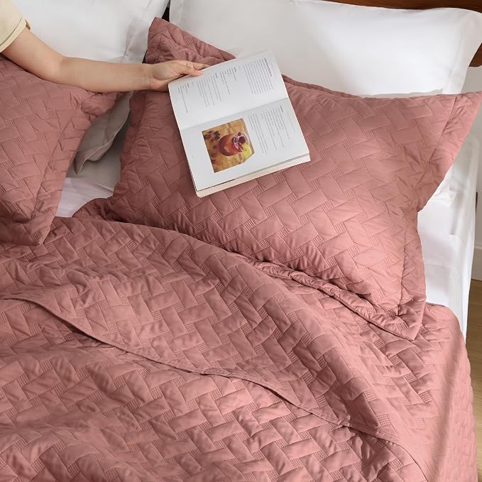 Bedsure Queen Size Quilt, Lightweight Comforter Set, Basket Weave, All-Season - Image 8