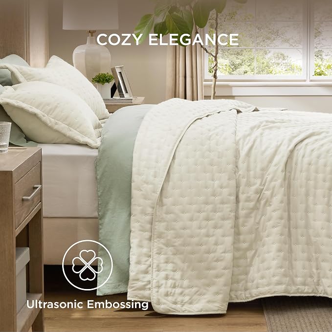 Bedsure King Size Quilt Bedspread, Lightweight Comforter, Ivory Coverlet | - Image 4