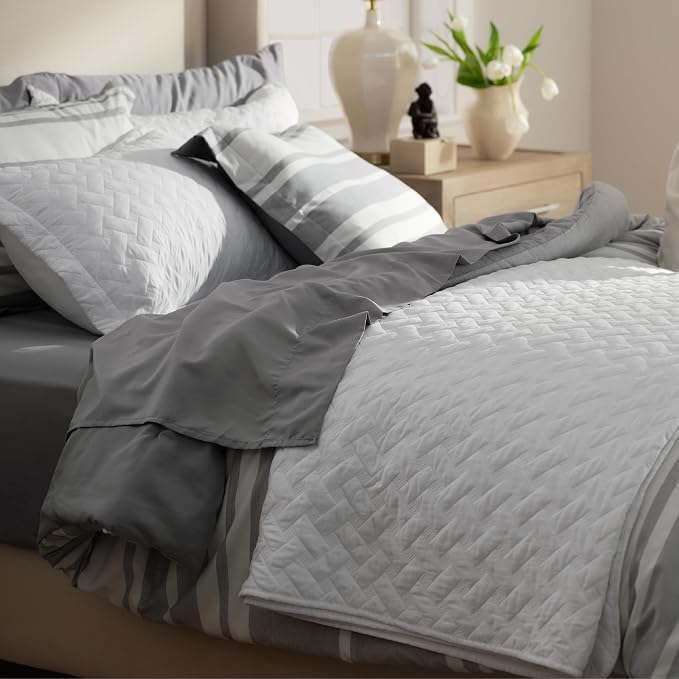 Bedsure Twin Size Quilt, Lightweight Comforter Set, Basket Weave, All-Season - Image 2