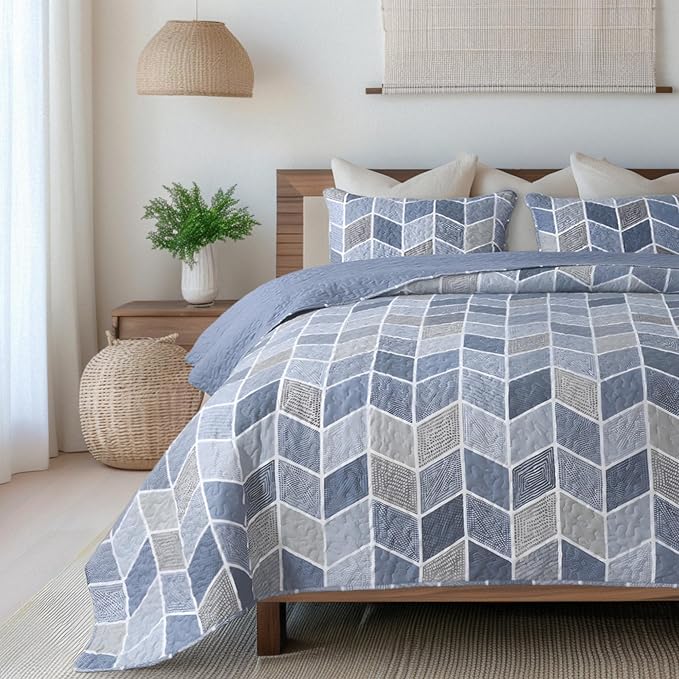 SLPR - Blue and Gray Chevron Heather Quilt Set, Queen by SLPR