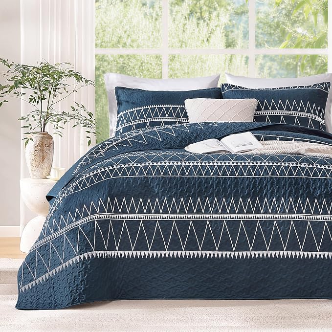 Navy Oversized Super King Plus Quilt Set - Image 2