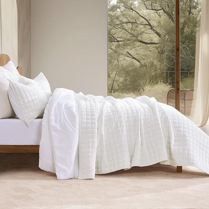 RECYCO Channel Box Stitch Velvet Quilt Set, Twin/Twin XL, Bright White | Ultra - Image 2