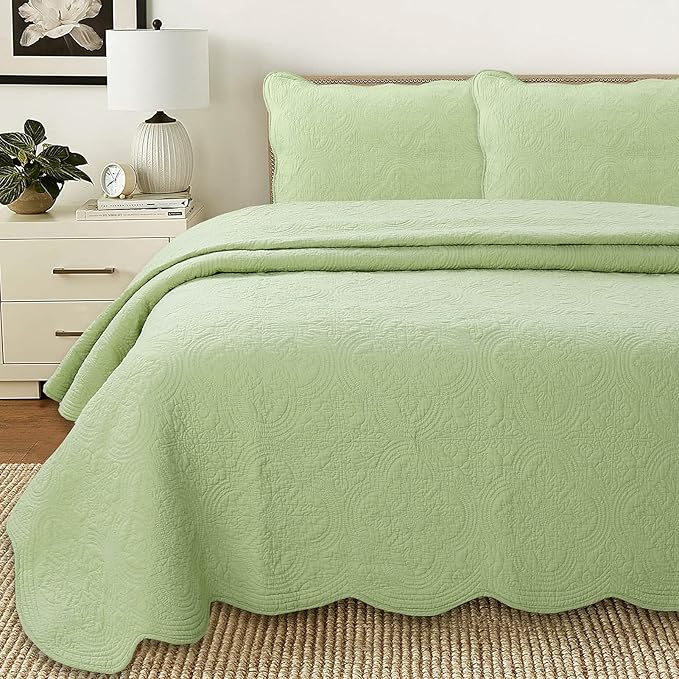 Cozy Line Home Fashions 100% Cotton Medallion Matelasse Embossed Bedding Quilt by CozyLineHomeFashions
