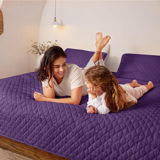 Exclusivo Mezcla Reversible King Size Quilt Bedding Set, Deep Purple | - Image 3