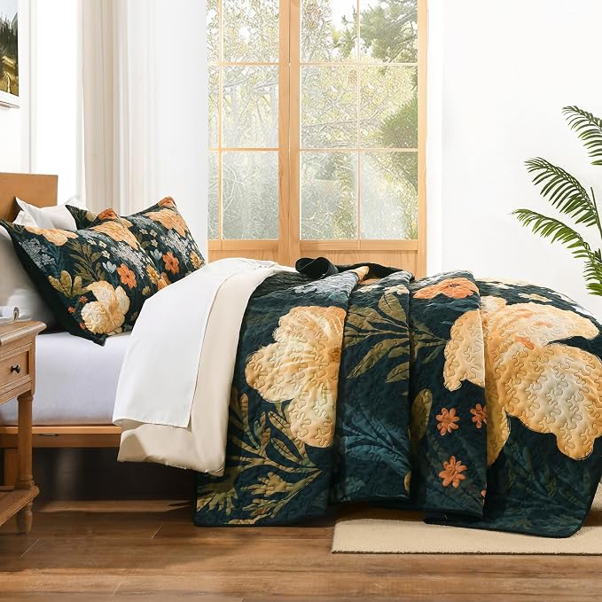 Quilt Queen Size, Reversible Polyester Coverlet Set - Image 3