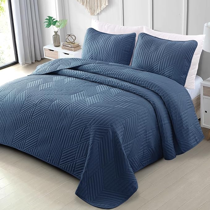 Exclusivo Mezcla Ultrasonic King Quilt Bedding Set, Soft Microfiber, Modern by ExclusivoMezcla