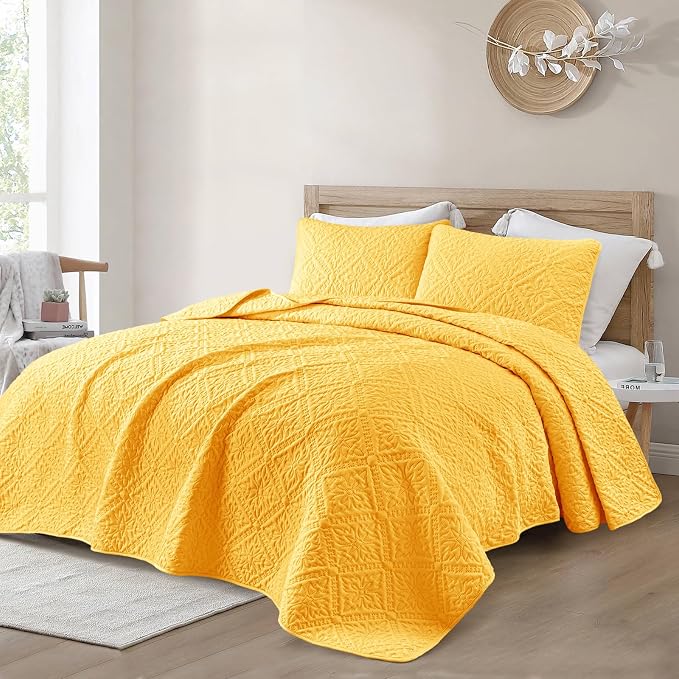 Exclusivo Mezcla Full Queen Quilt Set, Bright Yellow | Lightweight Soft - Image 2