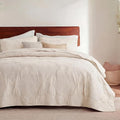 Bedsure Quilts Queen Size Bedspread, Lightweight Comforter, Farmhouse Floral by Unknown
