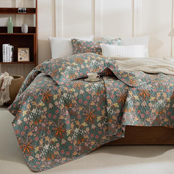 Lady Ann Oversized King Quilt Set, Vibrant Paisley Flowers Pattern Plant by LadyAnn
