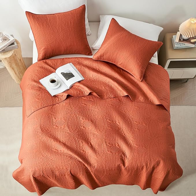 akkialla 118"x106" Burnt Orange California King Quilt Set, Oversized - Image 3