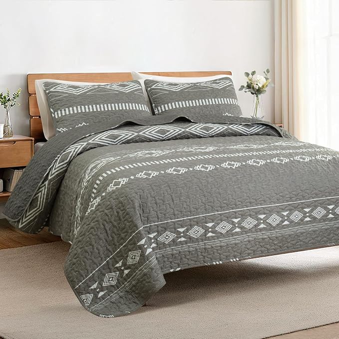 Whale Flotilla Reversible Grey Print Quilt Twin Size - Image 2