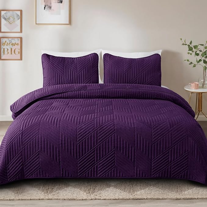 Exclusivo Mezcla California King Quilt Bedding Set, Deep Purple | Lightweight - Image 2