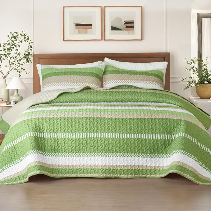 Whale Flotilla Reversible Green Print Quilt King Size by WHALEFLOTILLA