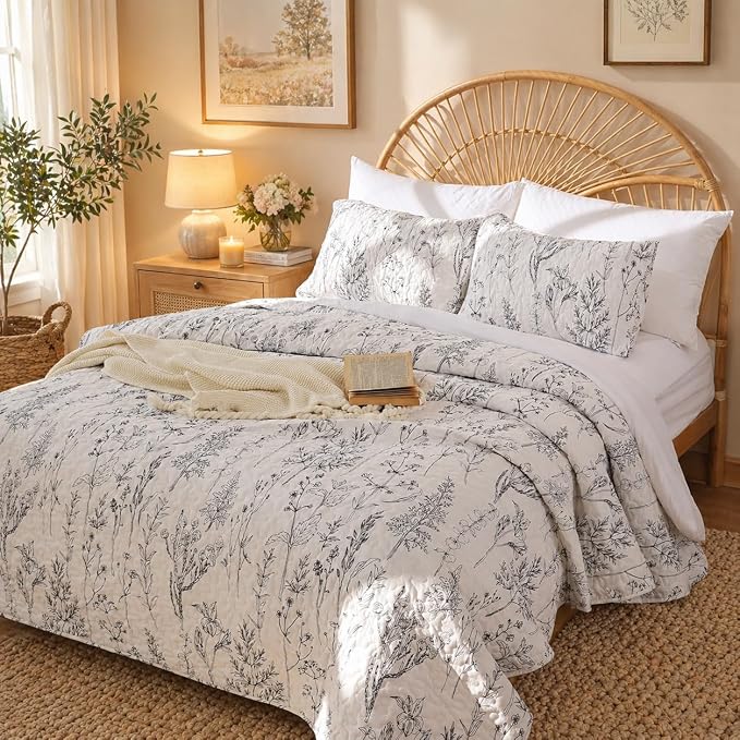 JANZAA Quilts Queen Size White Floral Bed Spread by JANZAA