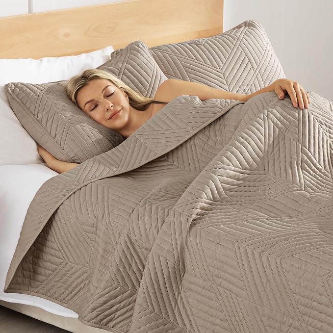 Exclusivo Mezcla Ultrasonic Twin Quilt Bedding Set, Taupe | Lightweight - Image 4