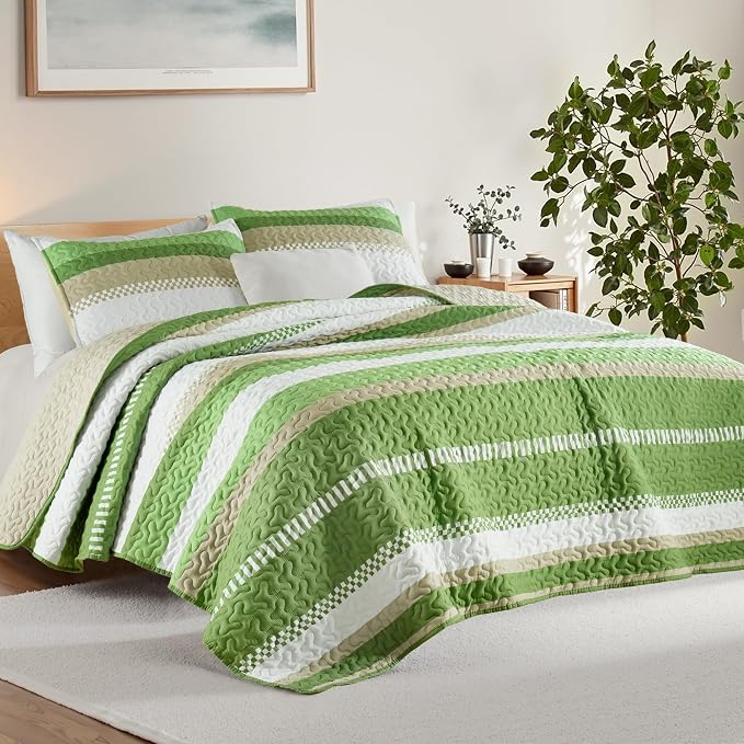 Whale Flotilla Reversible Green Print Quilt King Size - Image 2