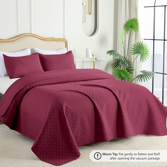 FLYMME Oversized King/California King Quilt Set 118"x106", Burgundy 3-Piece - Image 2