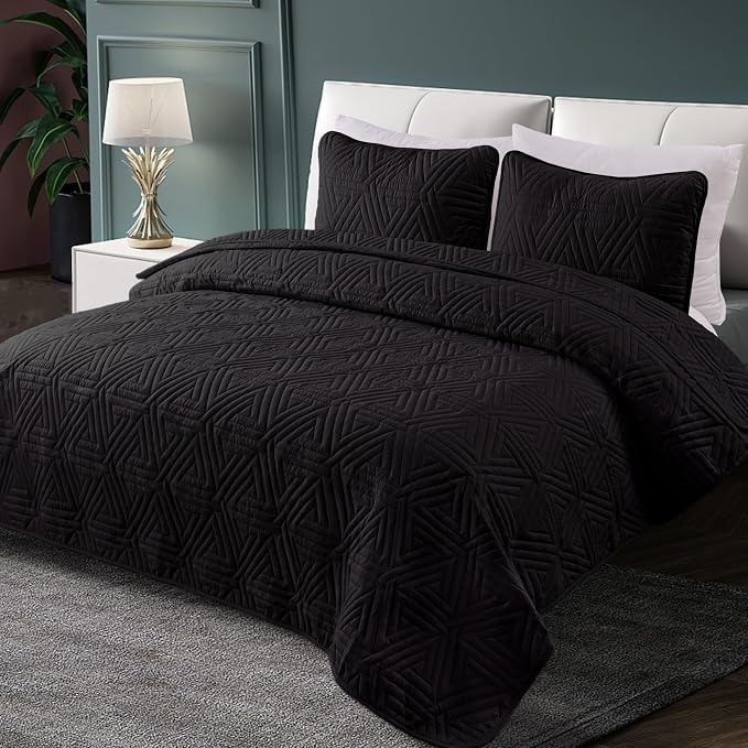 Whale Flotilla Soft Geometric Queen Quilt Set - Image 2