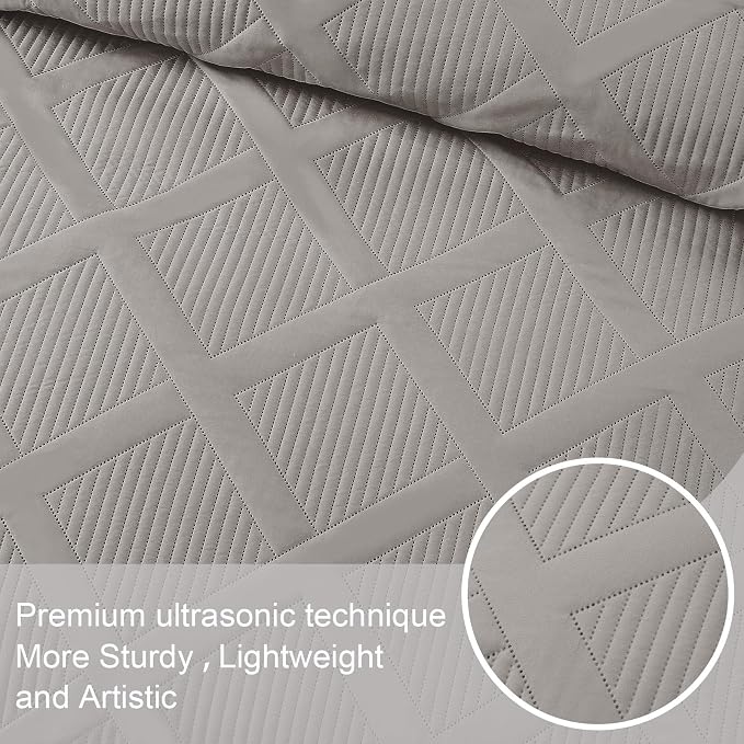Exclusivo Mezcla California King Size Quilt, Light Grey | Soft Bedspreads - Image 4