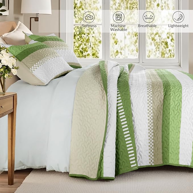 Whale Flotilla Reversible Green Print Quilt King Size - Image 3