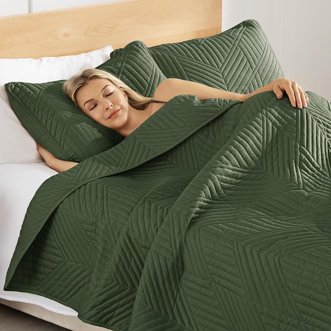 Exclusivo Mezcla California King Quilt Bedding Set, Olive Green | Lightweight - Image 4