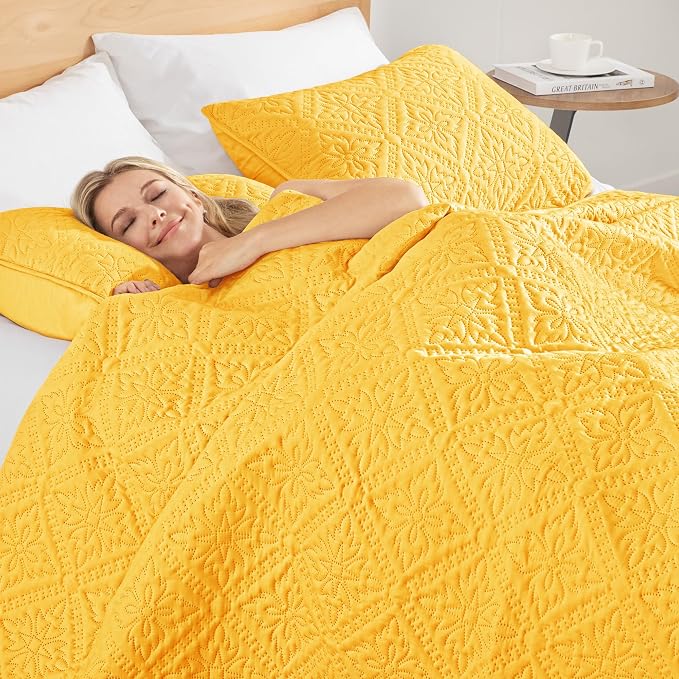 Exclusivo Mezcla Full Queen Quilt Set, Bright Yellow | Lightweight Soft - Image 4