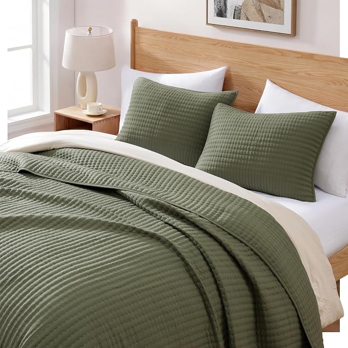 King Size Quilt-Lightweight Bedspreads Olive Green King Quilt Bedding Set | - Image 2