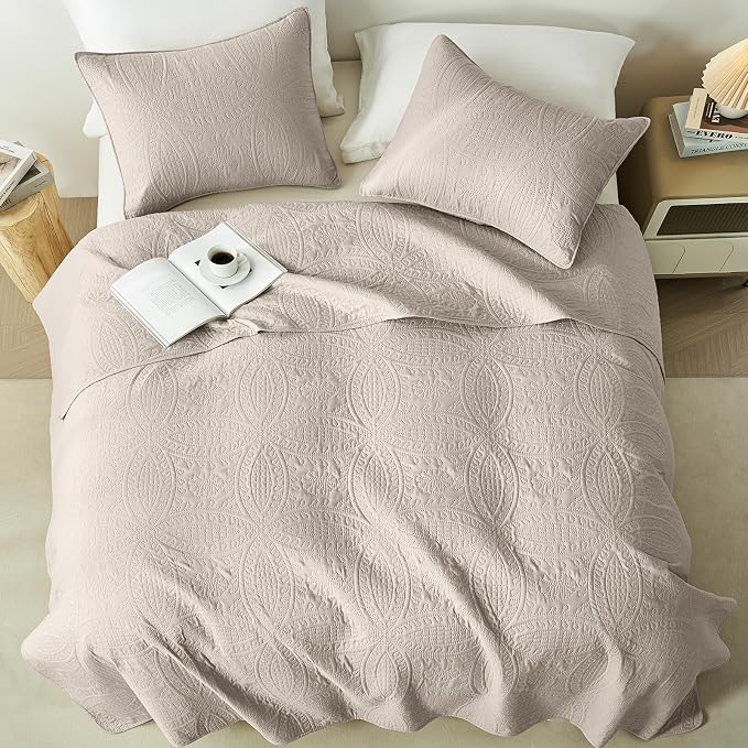 akkialla 118"x106" Taupe California King Quilt Set, Oversized Floor-Length - Image 3