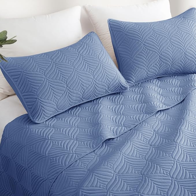 Whale Flotilla Extra Soft Queen Quilt Bedding Set, Lightweight Bedspreads | - Image 7