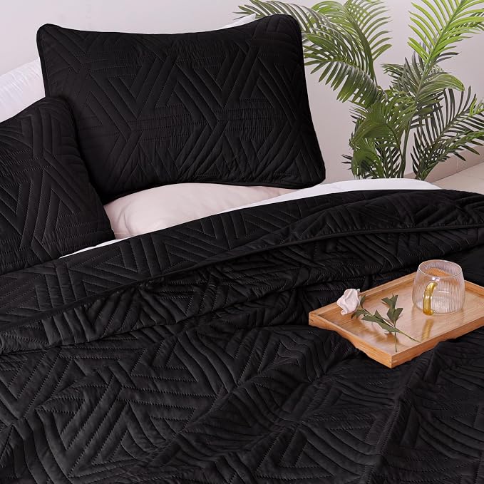Whale Flotilla Soft Geometric Queen Quilt Set - Image 4