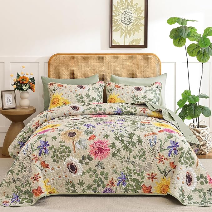 Yiran Beige Queen Quilt Bedding Set, Floral Bedspreads Queen Size | 3 Pieces by Yiran