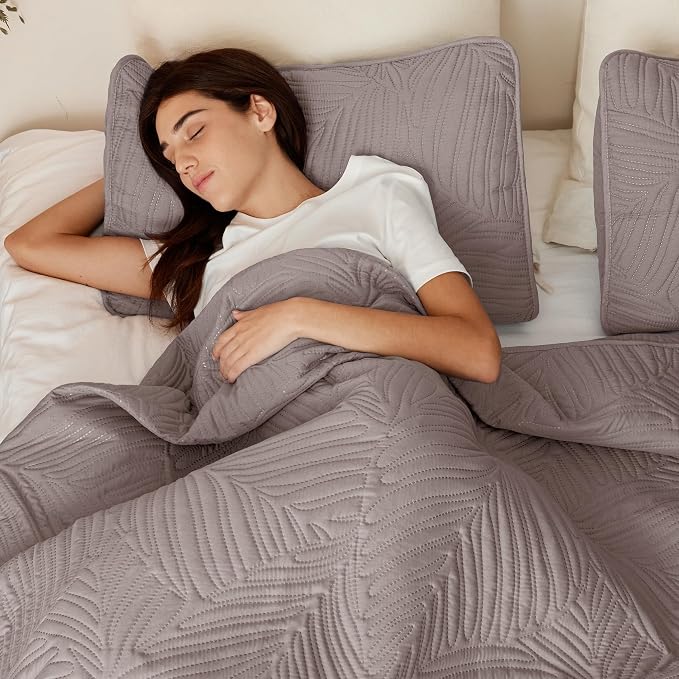 Exclusivo Mezcla 3-Piece King Quilt Bedding Set, Soft Microfiber Bedspreads | - Image 4