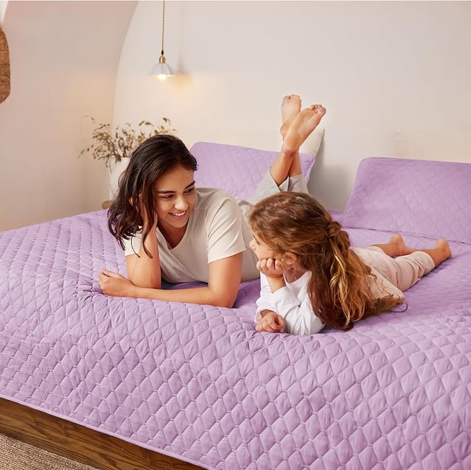 Exclusivo Mezcla Reversible California King Quilt Set, Lilac | Lightweight - Image 3