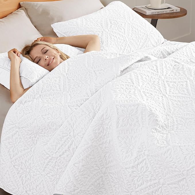 Exclusivo Mezcla King Quilt Set, All Season Bedding - Image 4
