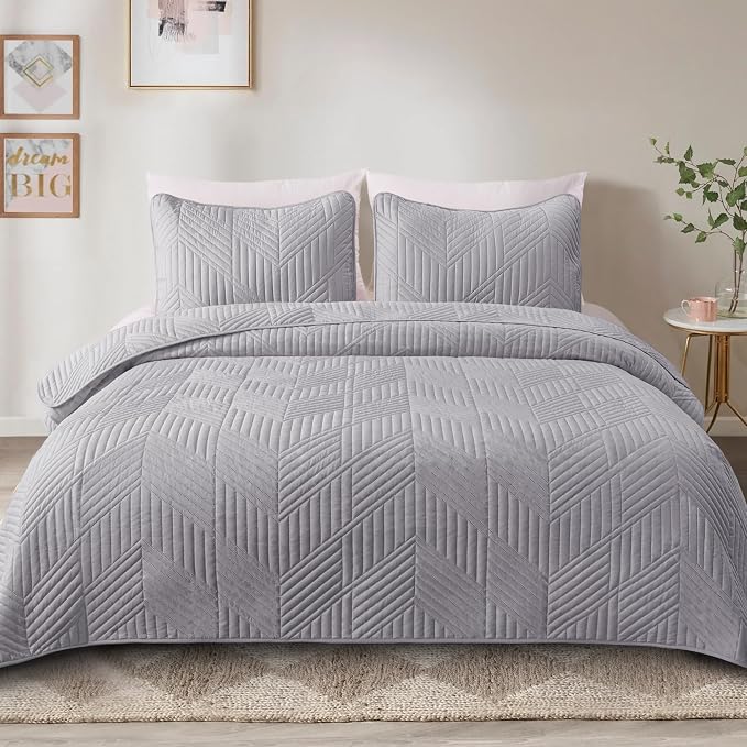 Exclusivo Mezcla Ultrasonic King Quilt Bedding Set, Light Grey | Lightweight - Image 2