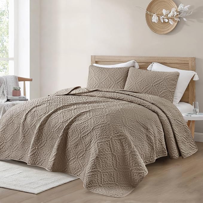 Exclusivo Mezcla California King Quilt Set, Taupe | Lightweight Soft Bedspreads - Image 2