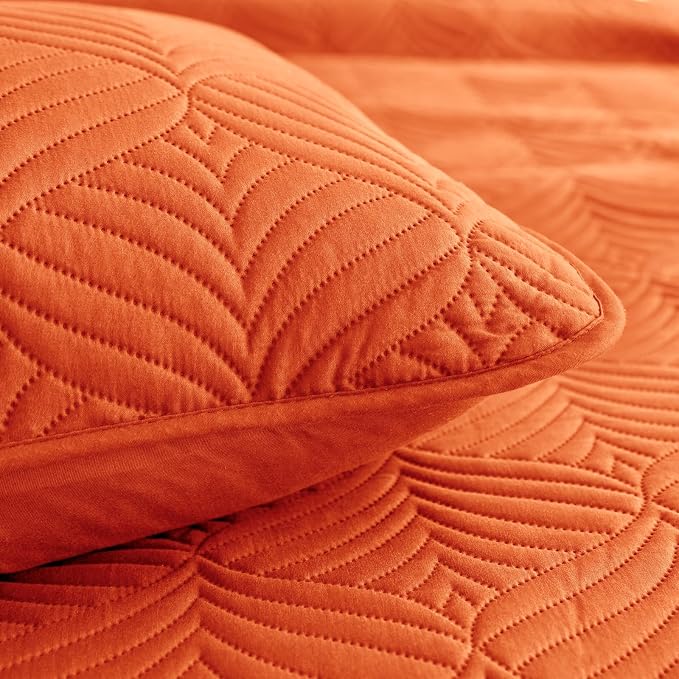 Whale Flotilla Soft Cal King Quilt Bedding Set, Lightweight Bedspreads | Burnt - Image 8