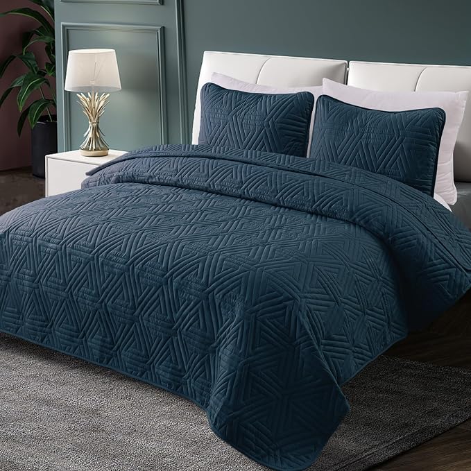 Whale Flotilla Soft Geometric King Quilt Set - Image 2