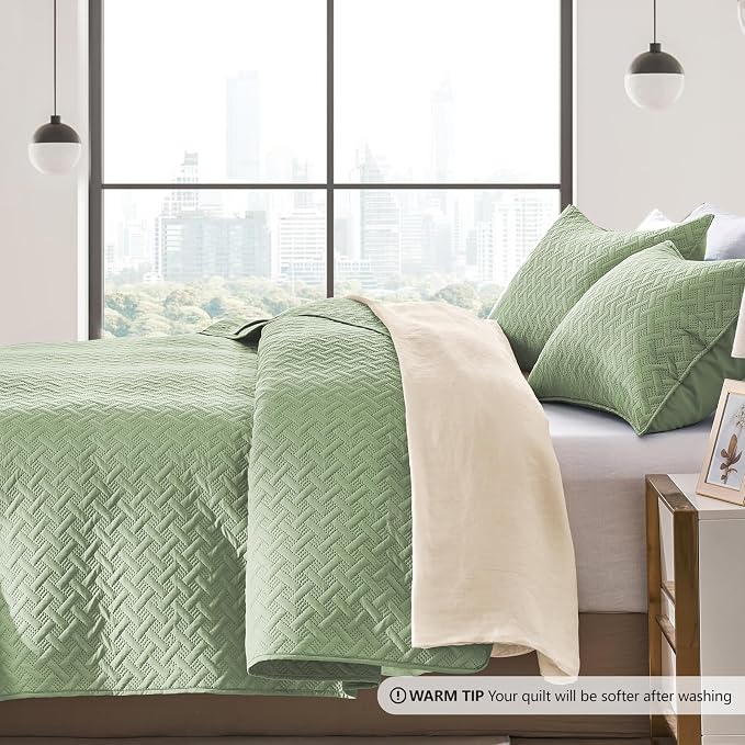 FLYMME Quilts King Size, Lightweight Sage Green Bedspreads, Basket Weave Pattern - Image 3