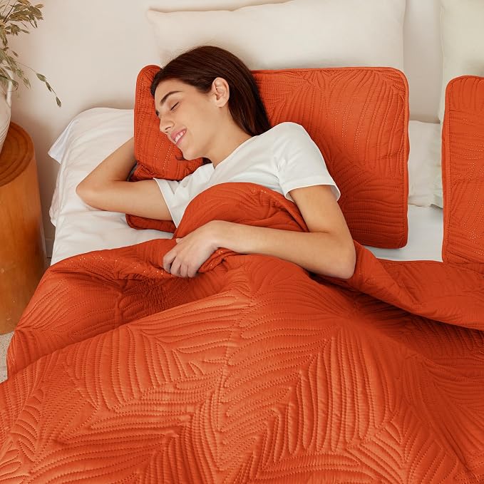 Exclusivo Mezcla 2-Piece Twin Quilt Bedding Set, Soft Microfiber Bedspreads | - Image 4